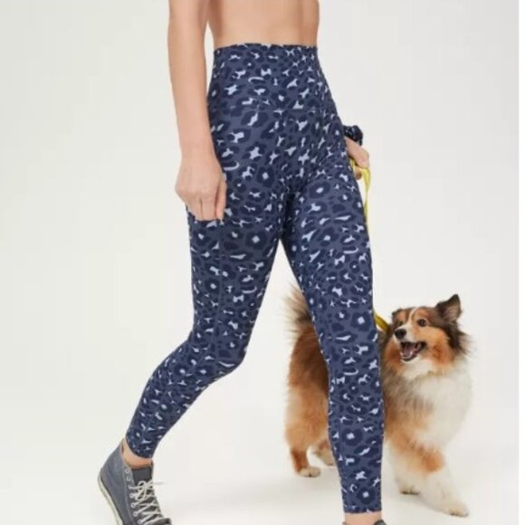 Offline by Aerie Goals ⅞ Blue Leopard Cheetah Animal Print Leggings Size Large - Picture 1 of 4